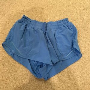lululemon hotty hot 2.5” inseam (blue nile)